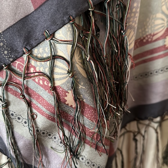 Silk vintage scarf 36” by 34” fringed tasseled hemlines all around - Picture 6 of 17